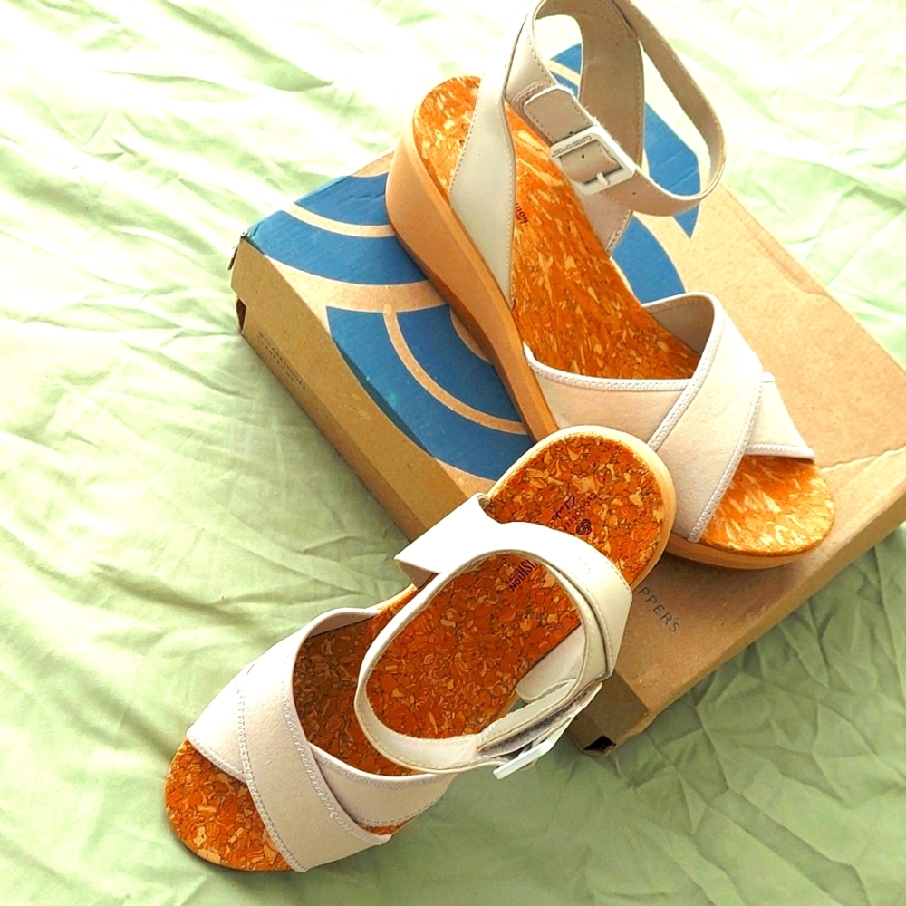 NIB CLARKS Clouds toppers Cork Wedgies-sz 12M